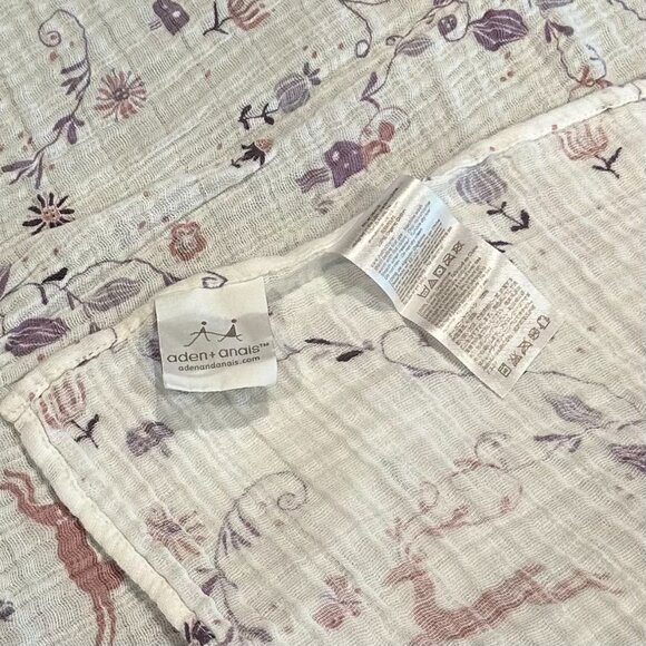 Aden + Anais "Once Upon A Time" Lightweight Muslin Blanket - 100% Organic Cotton - Picture 3 of 4